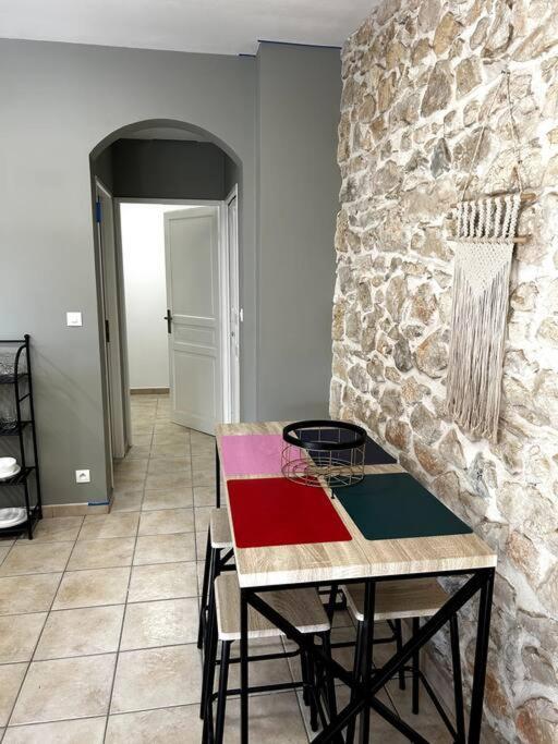Superbe Appartement Dans Un Mas 님 외부 사진