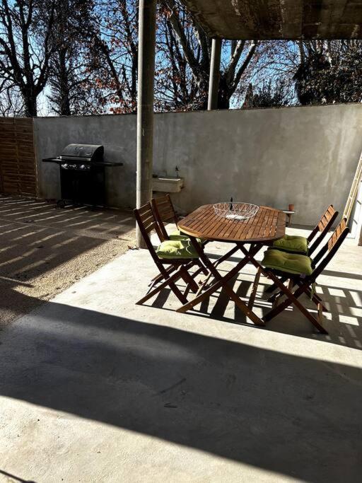 Superbe Appartement Dans Un Mas 님 외부 사진